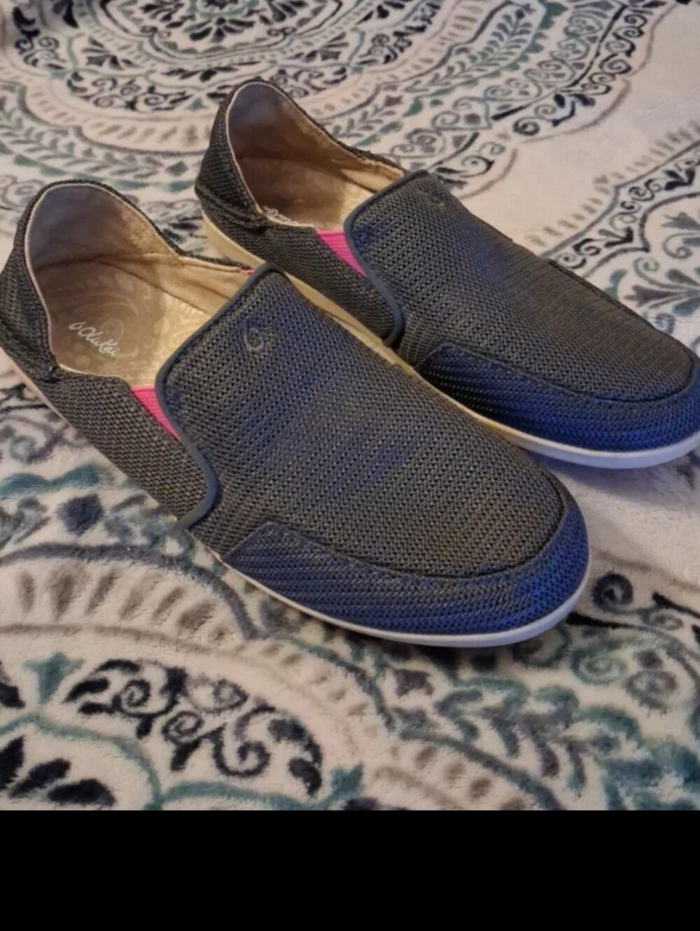 OluKai Waialua Mesh Women's slip-on Casual Shoes Grey & Hot Pink Size 6.5